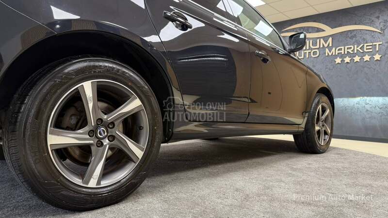 Volvo XC60 /2.0 D4/R-DESIGN/FUL