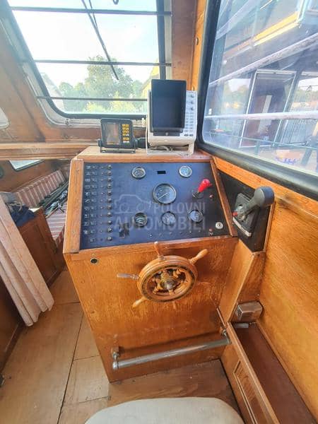 Brod 9m, camac