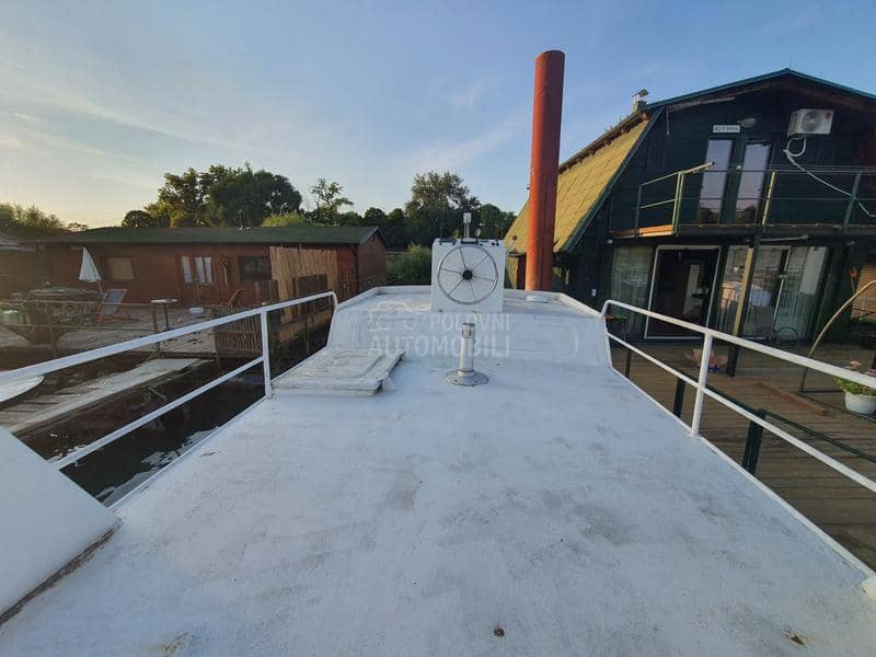 Brod 9m, camac