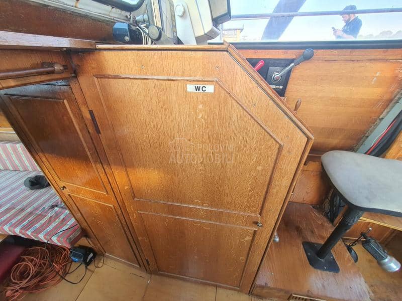 Brod 9m, camac