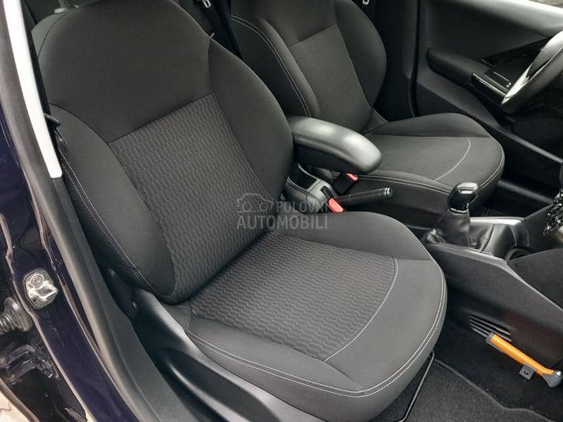 Peugeot 208 1.6HDIe BOSE N.A.V.I
