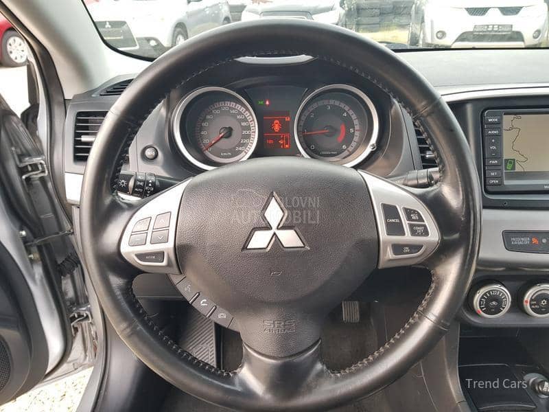 Mitsubishi Lancer 2.0 DID N A V I KOZA