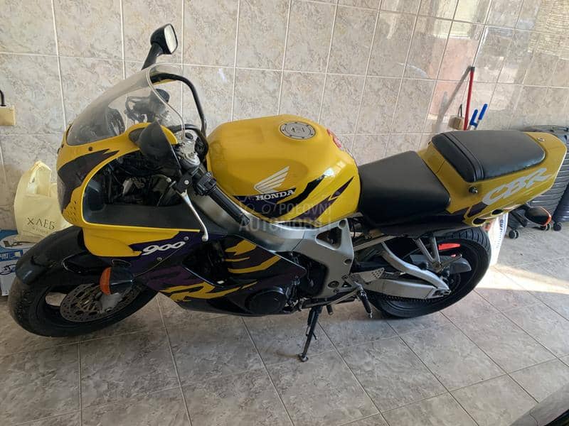 Honda CBR 900