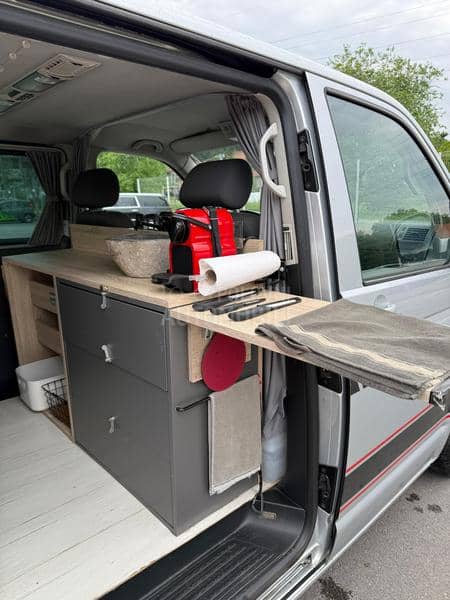 Volkswagen Transporter T5 Caravelle CH