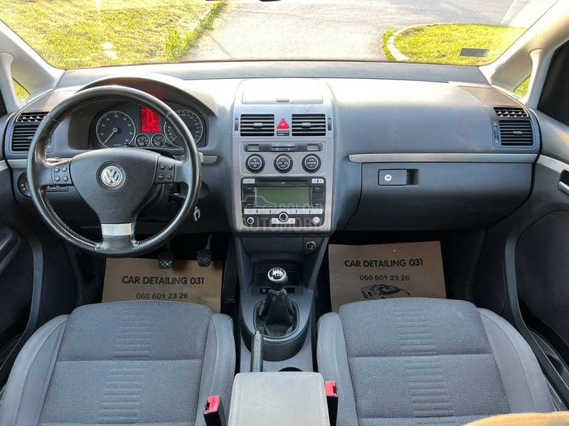 Volkswagen Touran 