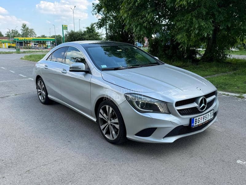 Mercedes Benz CLA 200 