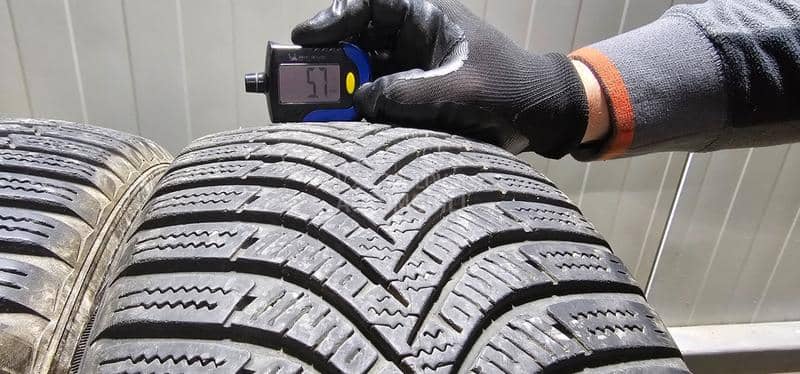 Hankook 195/55 R16 Zimska