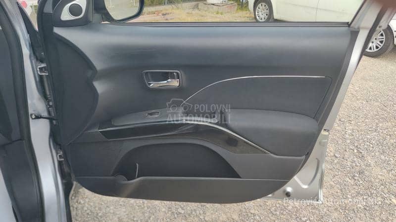 Mitsubishi Outlander 2.0 D /INTENSE/4x4/