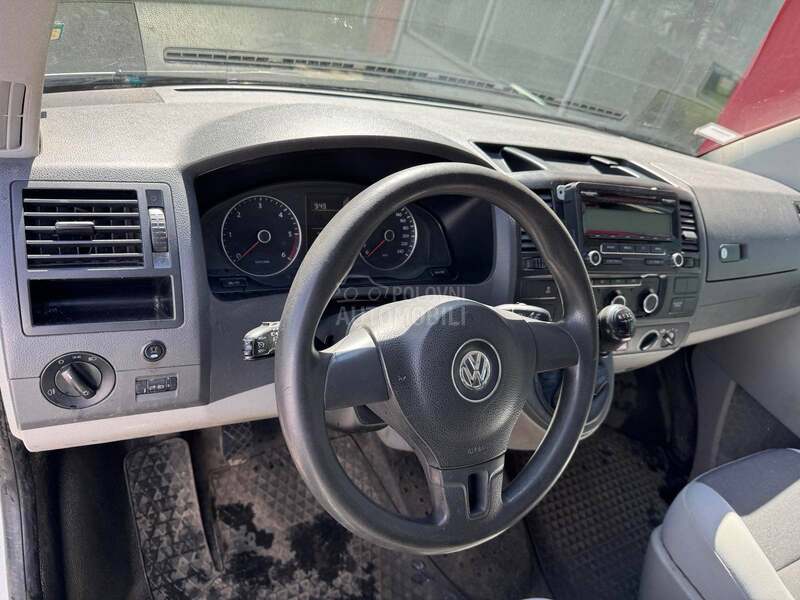 Volkswagen Transporter T5 2.0 TDI