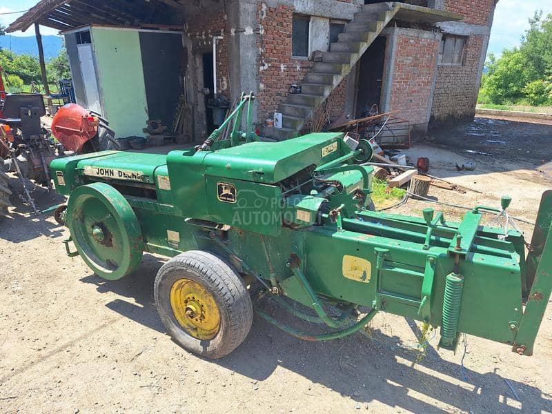 John Deere 224T
