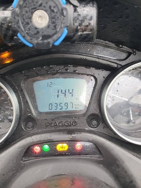 Piaggio MP3 300 hpe