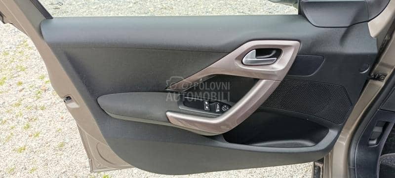 Peugeot 2008 1.2 ACCESS