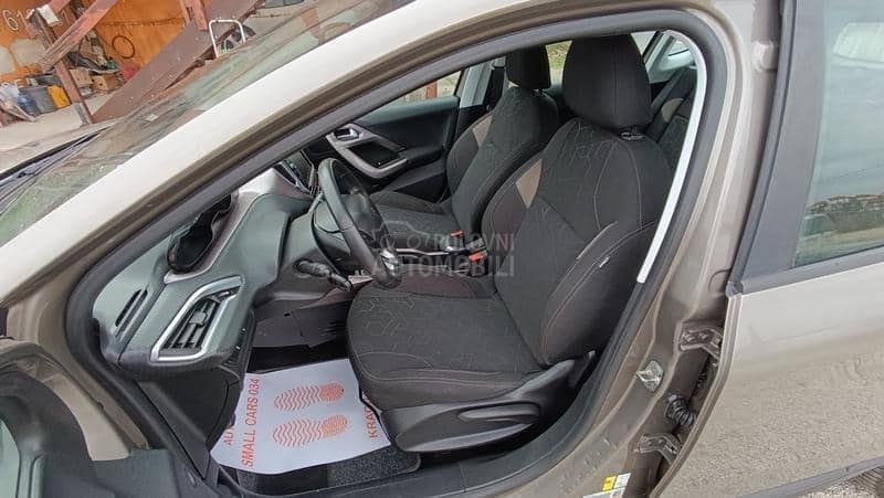 Peugeot 2008 1.2 ACCESS