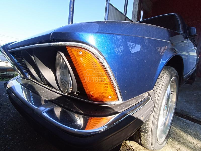 BMW 728 E23, 728i