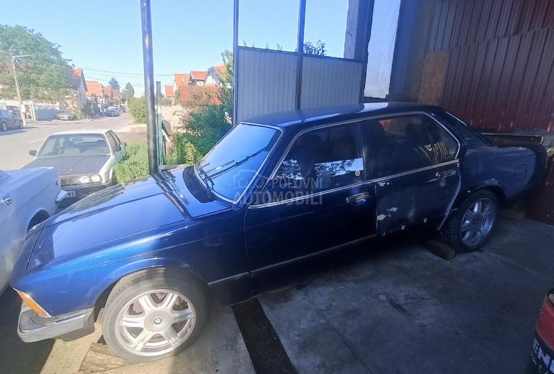 BMW 728 E23, 728i
