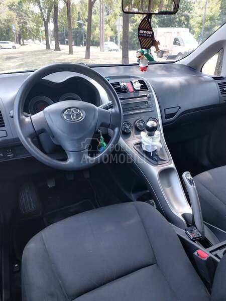 Toyota Auris 14  d4d