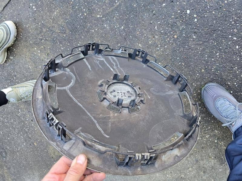 Ratkapne audi 16" Bez rupa