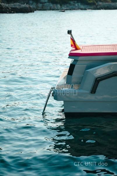 De Antonio Yachts E23