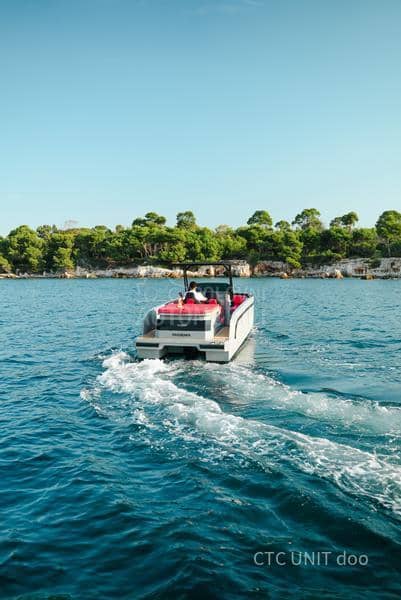 De Antonio Yachts E23