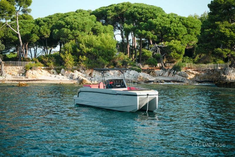De Antonio Yachts E23