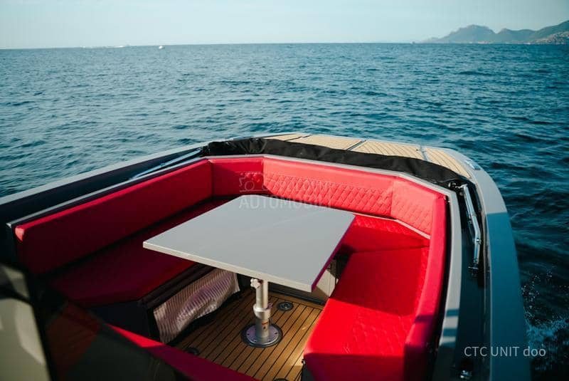 De Antonio Yachts E23