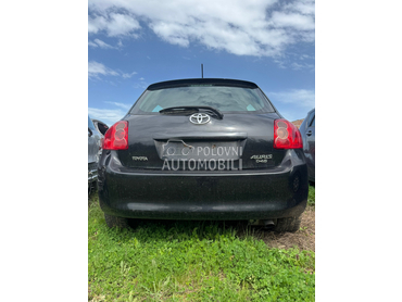 Toyota Auris D-4D 2009. god. -  kompletan auto u delovima