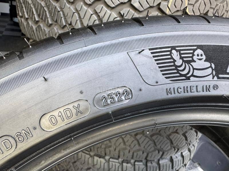 Michelin 235/45 R19 Letnja