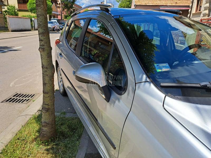 Peugeot 207 1.6