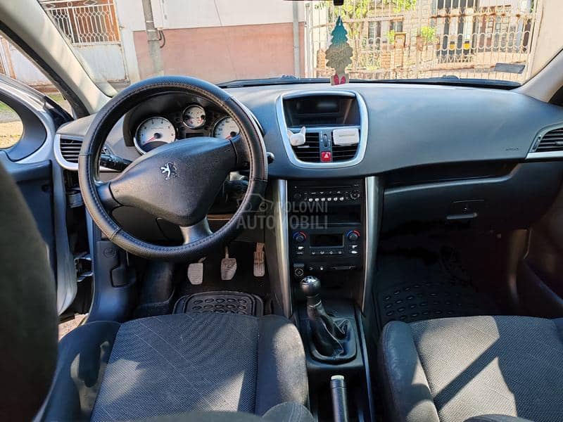 Peugeot 207 1.6