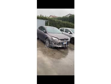 Ford Focus 2014. god. -  kompletan auto u delovima