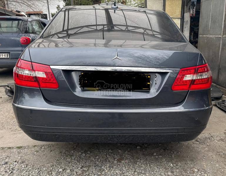 Delovi za Mercedes Benz E 220 w212 2011. god.