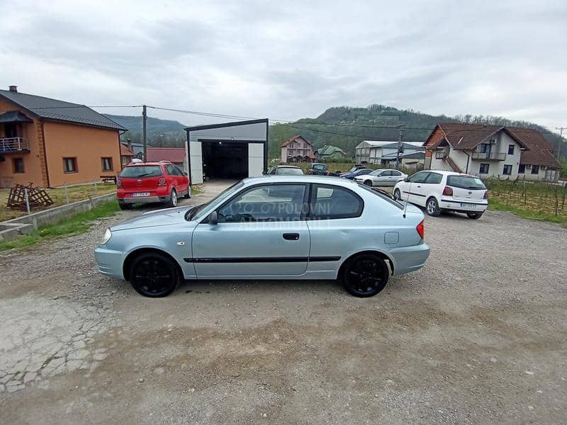 Hyundai Accent S A L O N