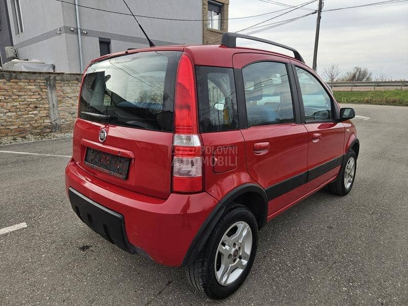 Fiat Panda CLIMBING