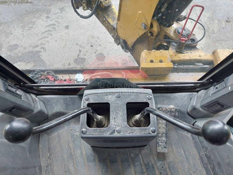 CAT 428 F2