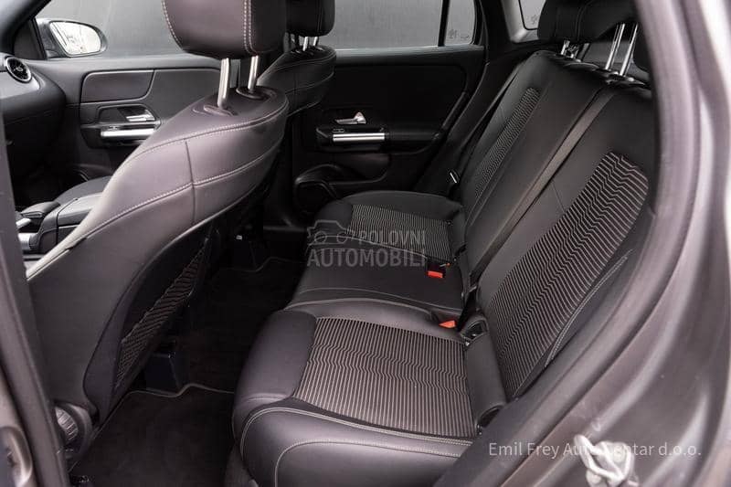 Mercedes Benz GLA 200 