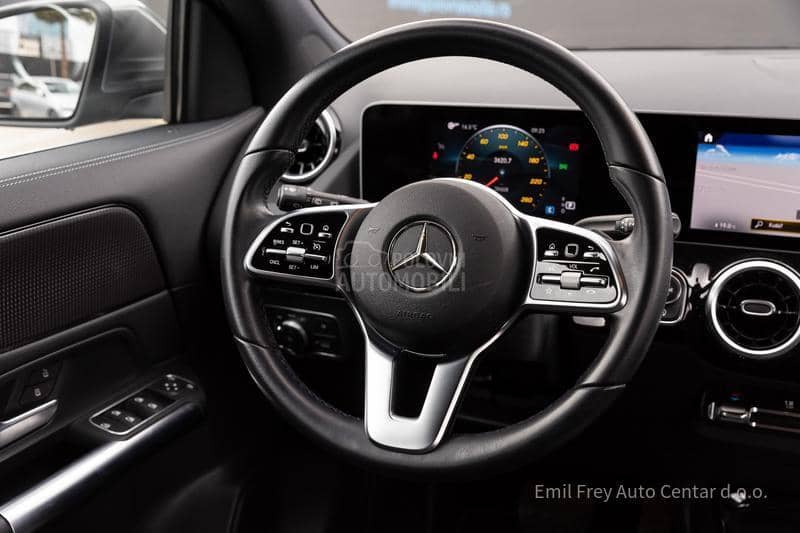 Mercedes Benz GLA 200 