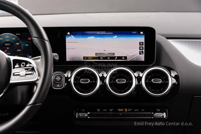 Mercedes Benz GLA 200 