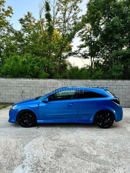 Opel Astra H OPC