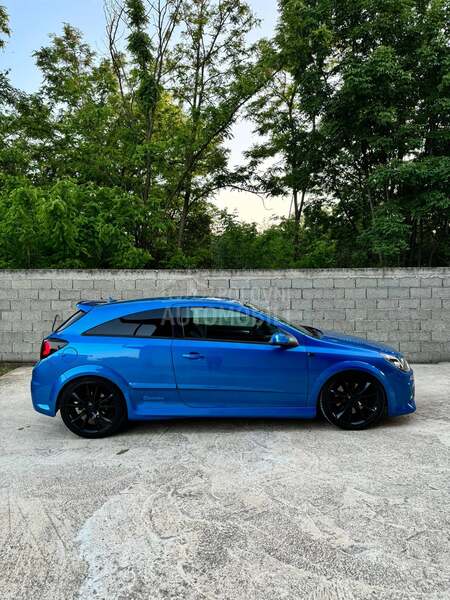 Opel Astra H OPC