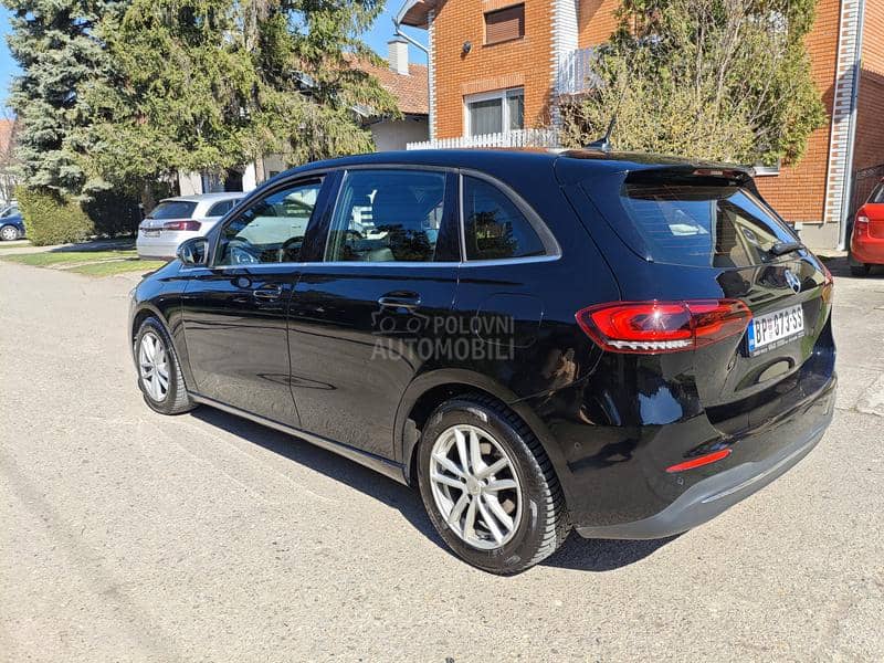 Mercedes Benz B 180 