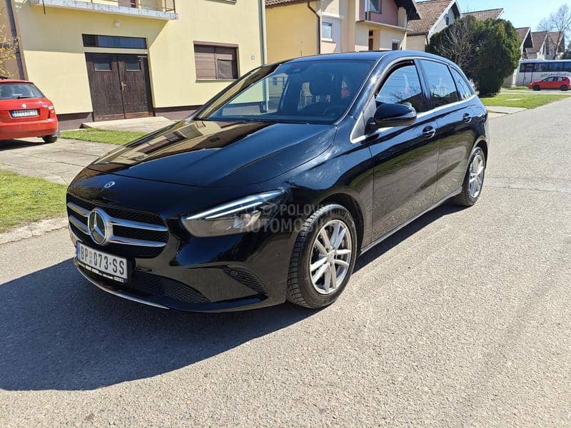Mercedes Benz B 180 