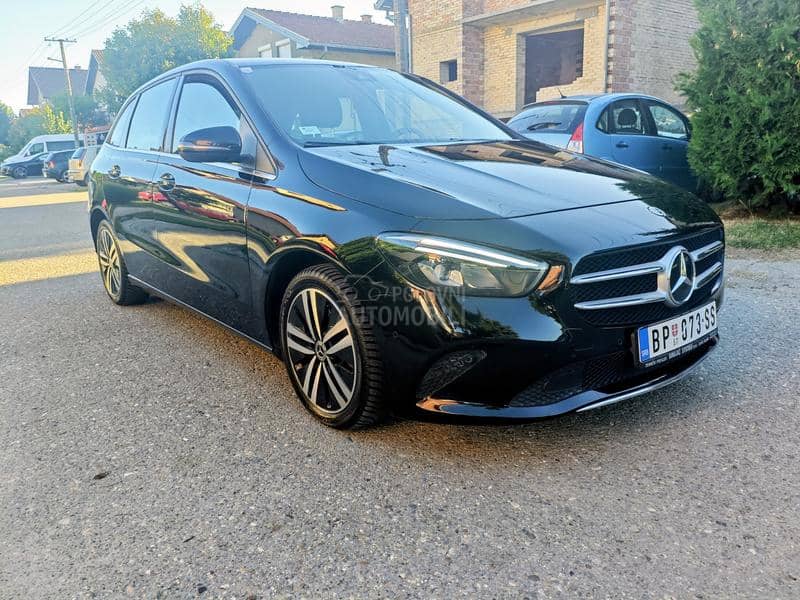 Mercedes Benz B 180 