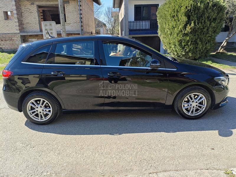 Mercedes Benz B 180 