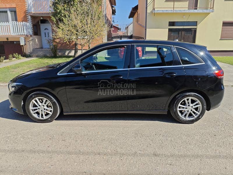 Mercedes Benz B 180 