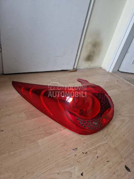 Lampa leva 207 sw