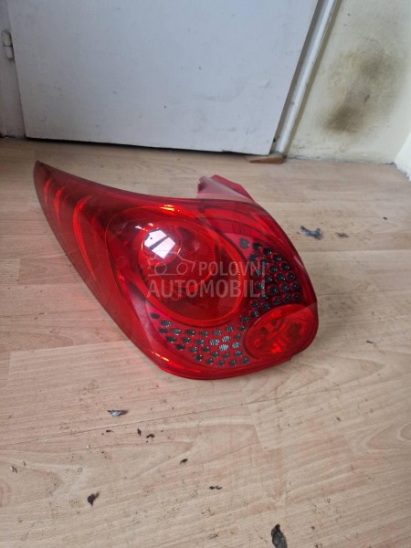 Lampa leva 207 sw