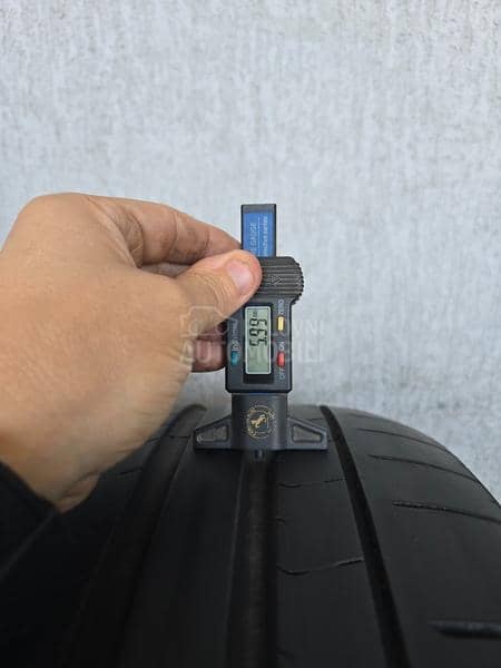 Pirelli 285/40 R19 Letnja