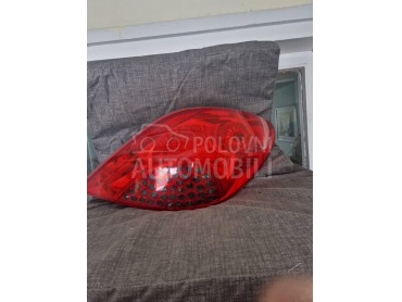 Lampa desna za Peugeot 207