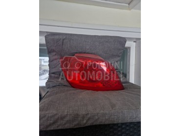 Lampa leva i desna za Peugeot 307 od 2005. do 2008. god.