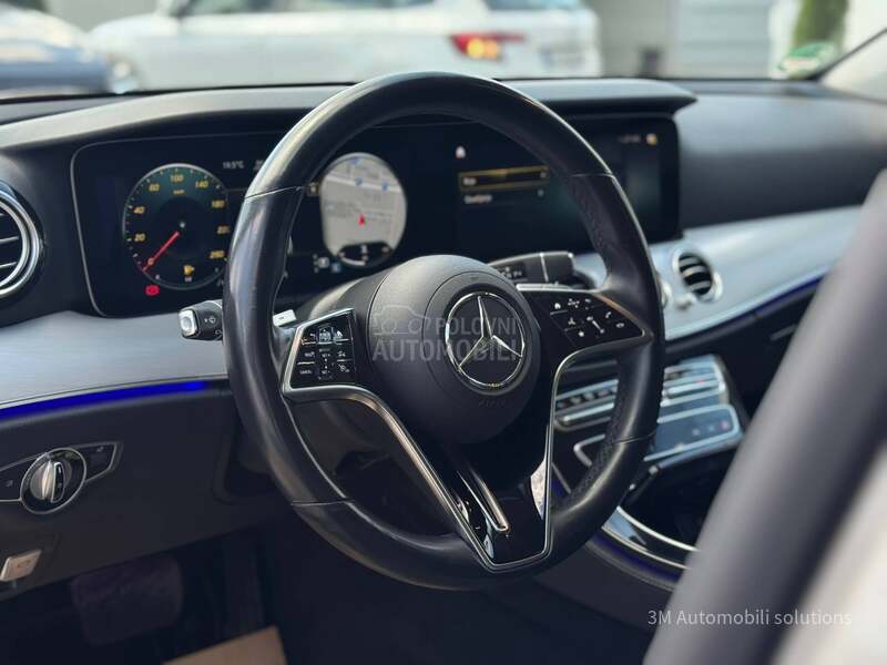 Mercedes Benz E 220 D/AVANTGARDE/KAMERA